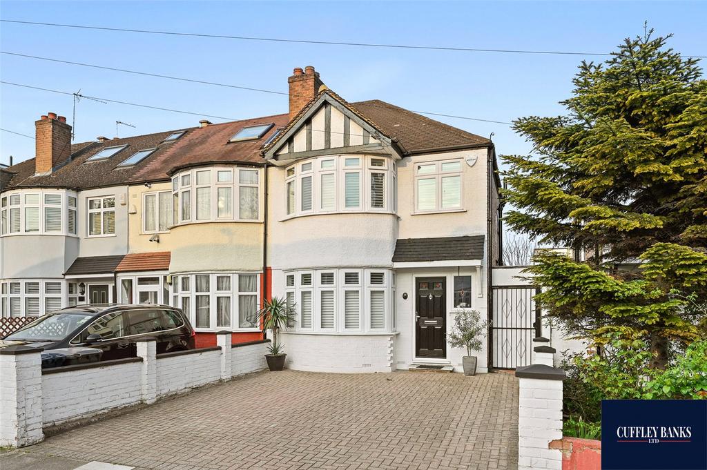 Medway Drive, Perivale, Middlesex, UB6 3 bed end of terrace house £