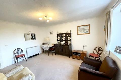 1 bedroom apartment for sale, Montague Court, Hamlet Court Road, Westcliff On Sea, Essex, SS0