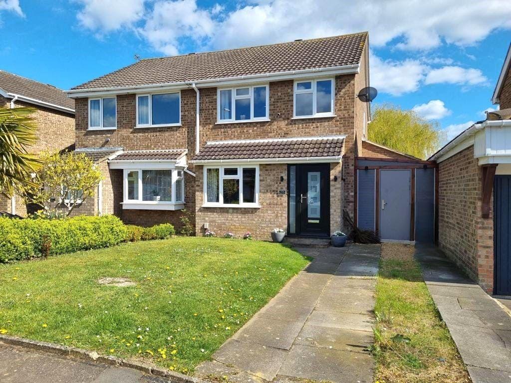 Obelisk Rise, Kingsthorpe, Northampton NN2 8UA 3 bed semidetached