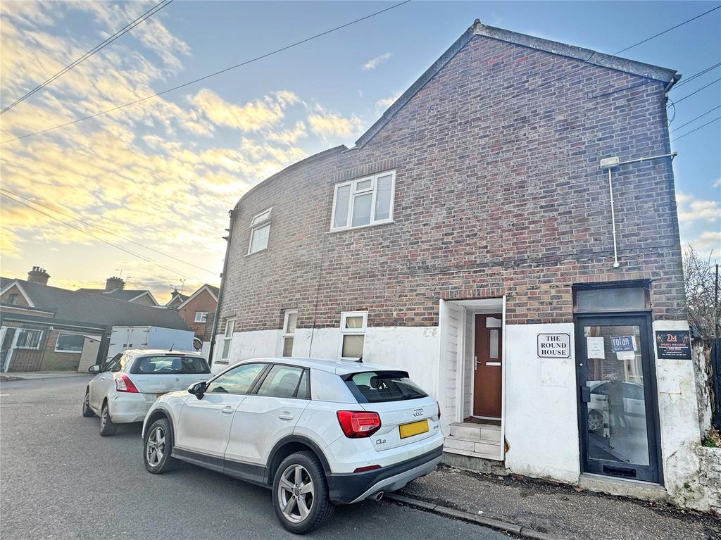 East Grinstead, West Sussex Office to rent £300 pcm (£69 pw)