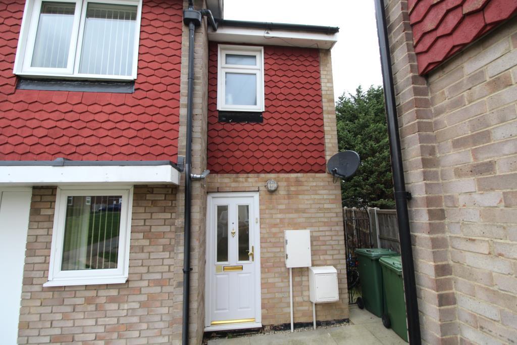 Bourne Close, Laindon, Essex, SS15 6DZ 1 bed end of terrace house £
