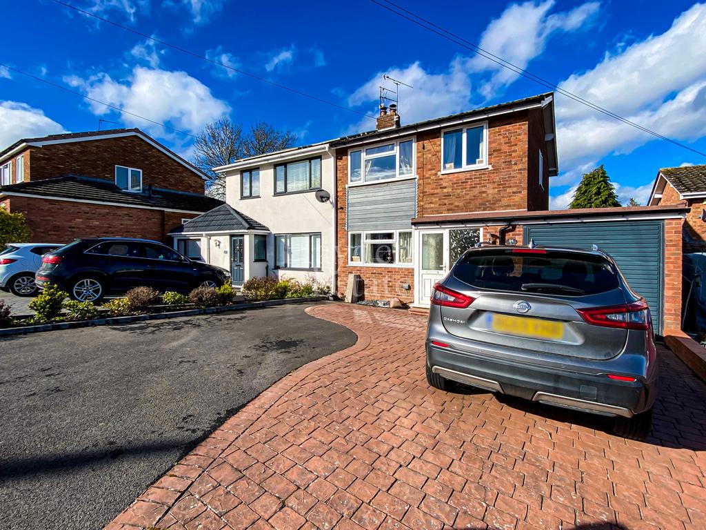 Derwent Drive, Bewdley, DY12 2PN 3 bed semidetached house £330,000