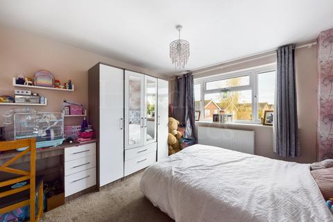 24 Derwent Drive, Bewdley, DY12 2PN