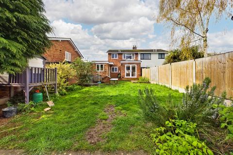 24 Derwent Drive, Bewdley, DY12 2PN