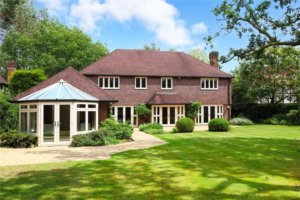 Queensgate, Fairmile Lane, Cobham, Surrey, KT11 5 bed detached house
