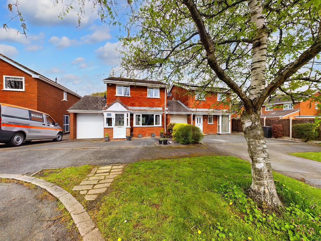 Curlew Close, Kidderminster, DY10 4JL 3 bed detached house for sale £