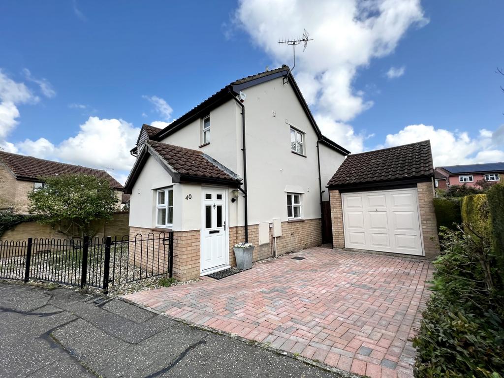 Shrublands, Saffron Walden, Essex, CB10 4 bed detached house to rent