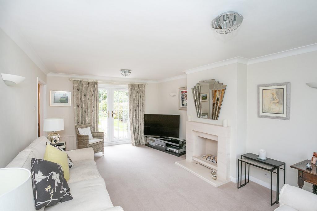 Ridge Lane, Watford, Hertfordshire, WD17 4 bed detached house £3,500