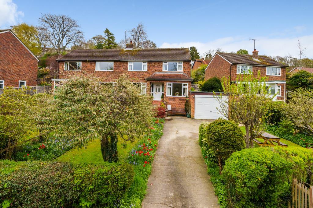 Chesham, Buckinghamshire, HP5 4 bed semidetached house for sale £575,000