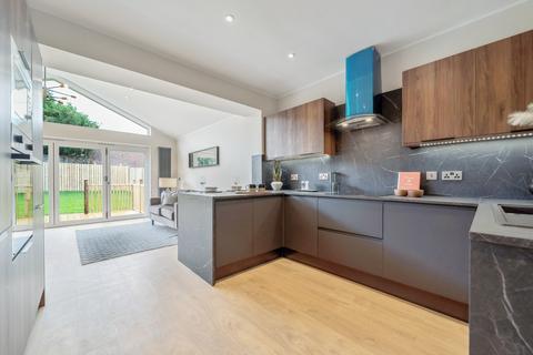 18 Drumby Crescent, Clarkston, Glasgow, G76 7HJ
