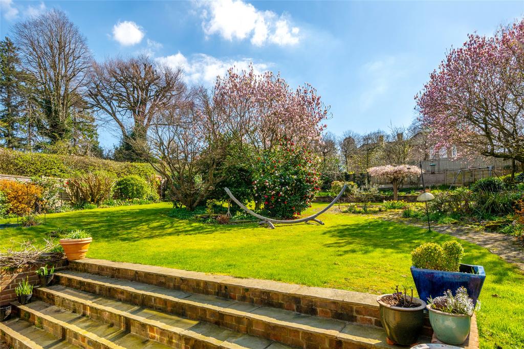 Oak Way, Reigate, Surrey, RH2 4 bed detached house £1,595,000