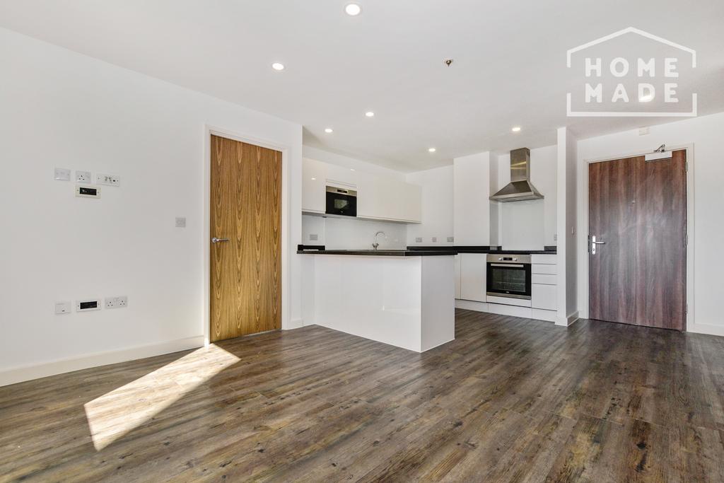 Trafford House, Basildon, SS16 2 bed flat £1,290 pcm (£298 pw)