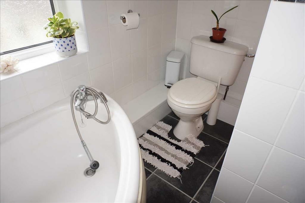 Family bathroom :