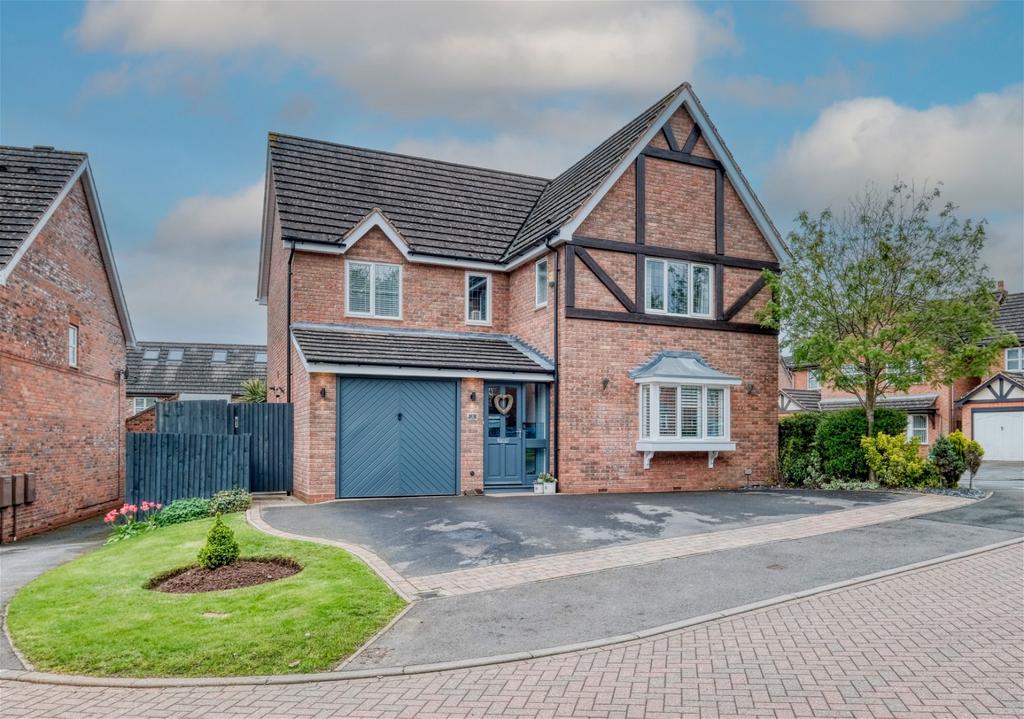 Mallow Drive, Woodland Grange, Bromsgrove, B61 0UP 5 bed detached house