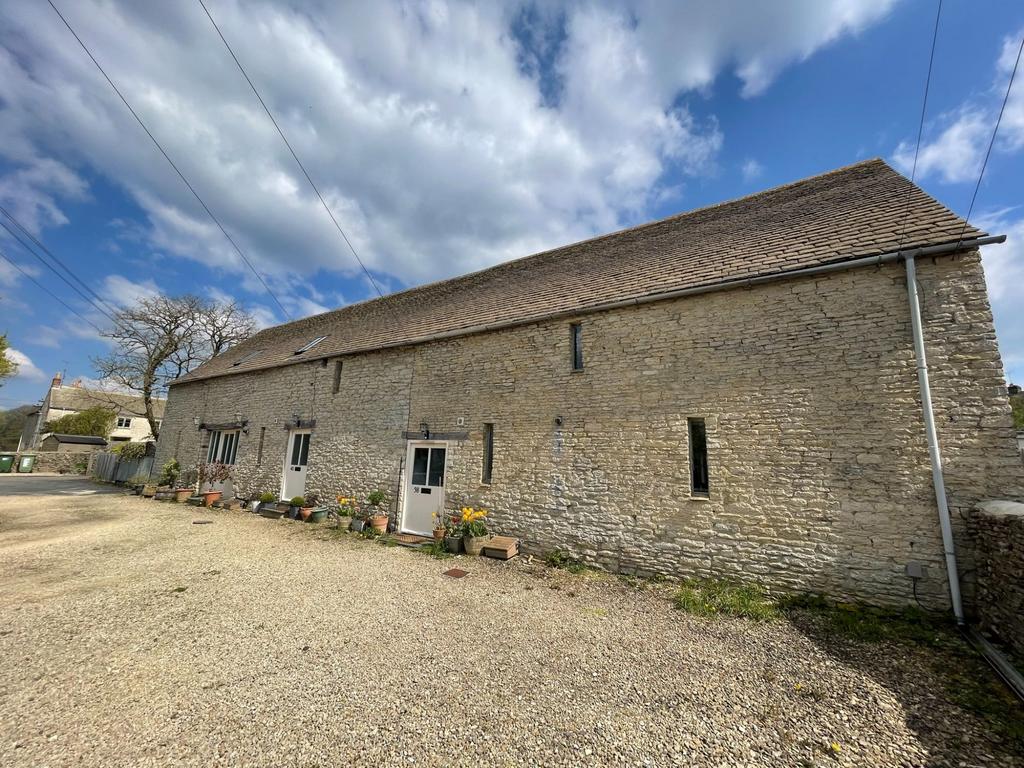 Bowling Green Lane, Cirencester 2 bed barn conversion £350,000