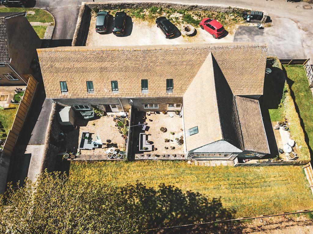 Bowling Green Lane, Cirencester 2 bed barn conversion £350,000