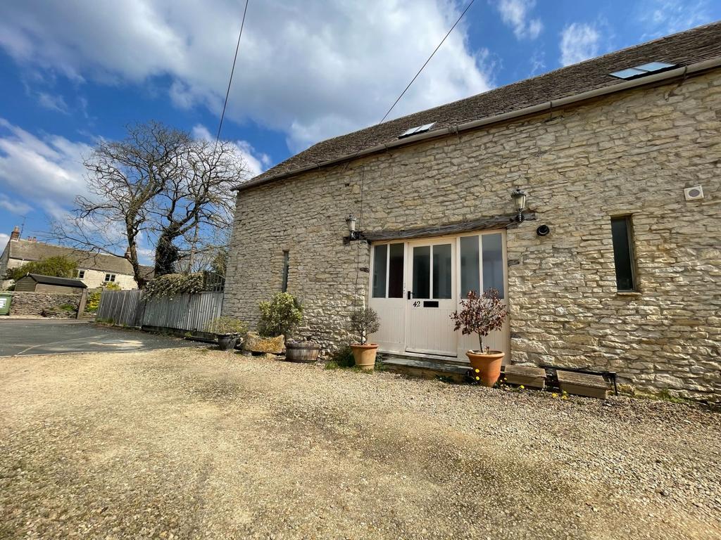 Bowling Green Lane, Cirencester 3 bed barn conversion £500,000