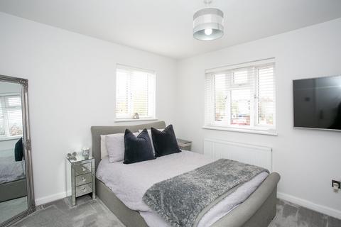 46 Siskin Close, Bushey, WD23 2HN