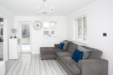 46 Siskin Close, Bushey, WD23 2HN