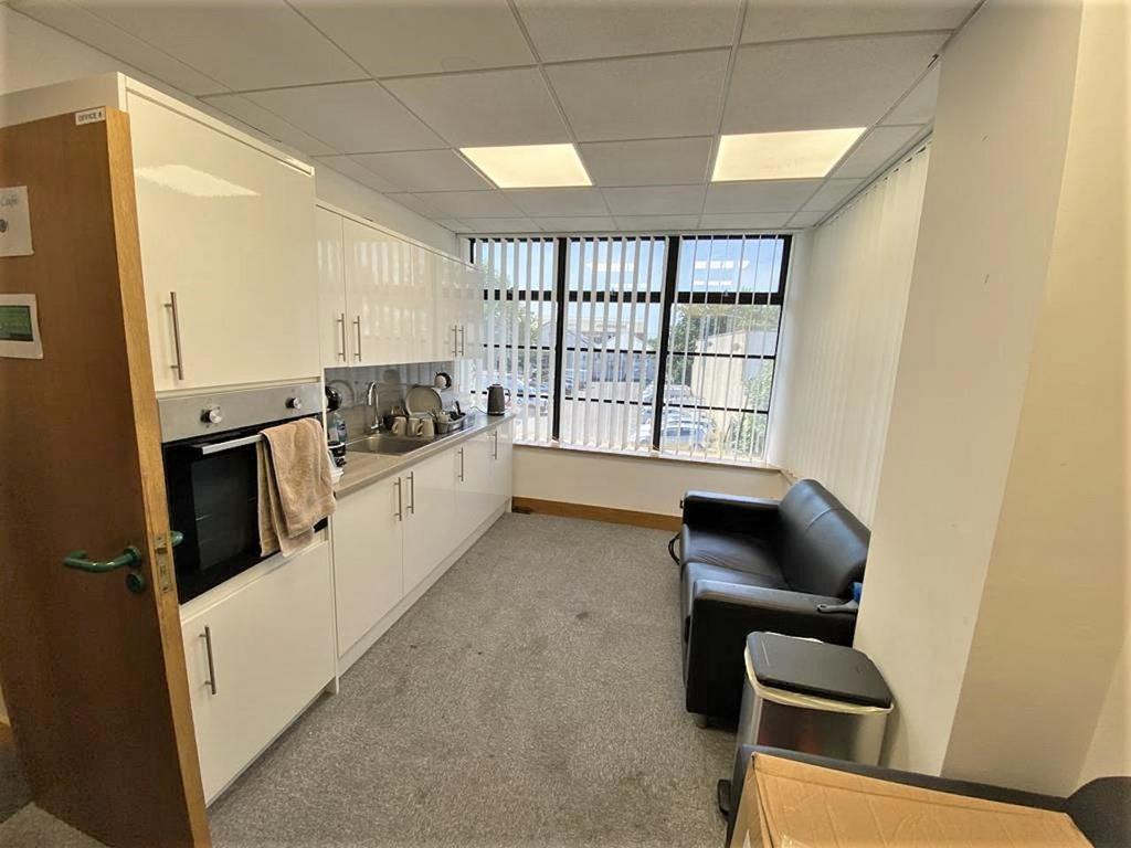 Unit 1 Worton Court 9.jpg