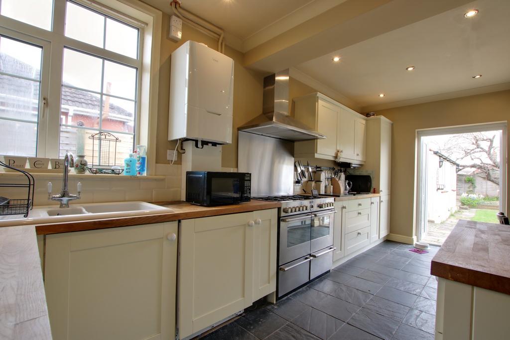 Kitchen breakfast room