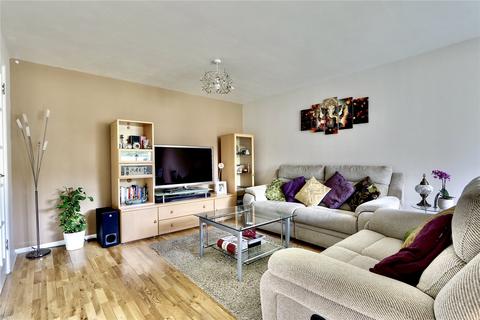 2 bedroom apartment to rent, Tayfield Close, Ickenham, UB10