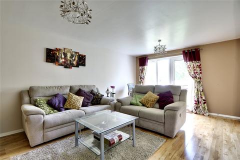 2 bedroom apartment to rent, Tayfield Close, Ickenham, UB10