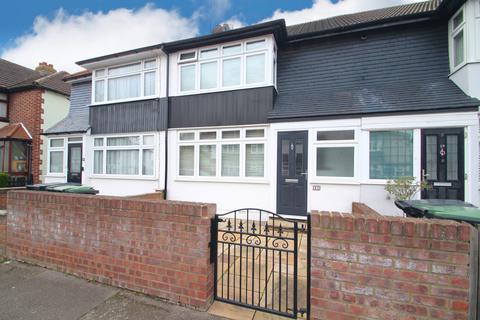 2 bedroom terraced house for sale - Avondale Drive, Loughton
