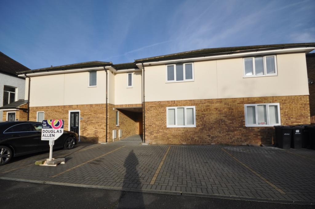 The Approach, Rayleigh SS6 1 bed to rent £1,050 pcm (£242 pw)
