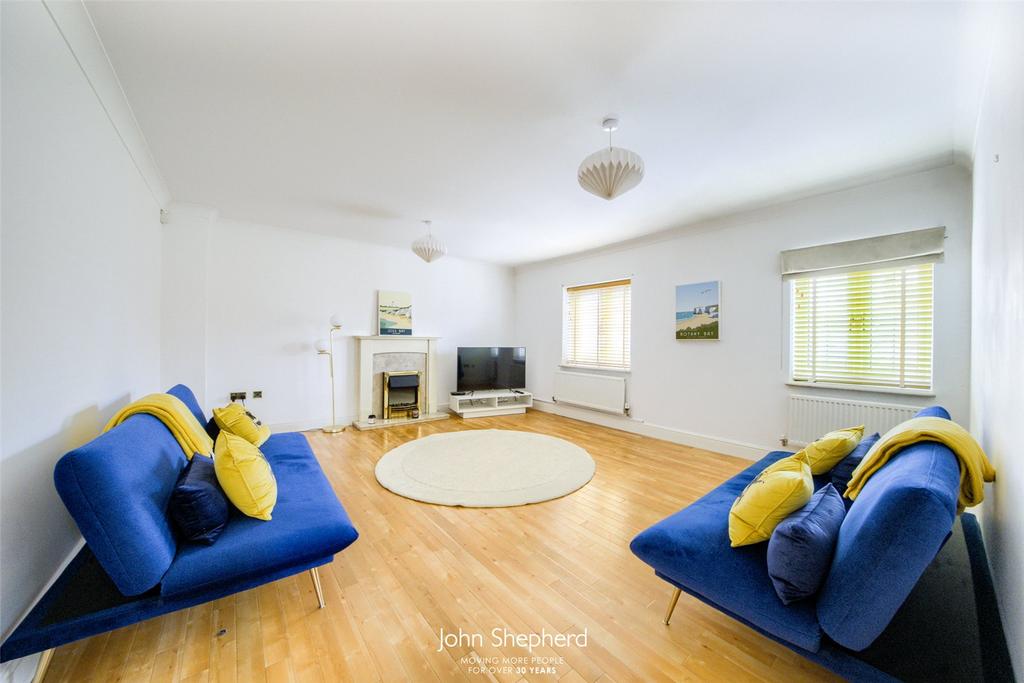 Whitchurch Lane, Shirley, Solihull... 2 bed flat £270,000