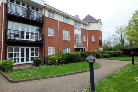 2 bedroom ground floor flat for sale - Deyncourt Gardens, Upminster RM14