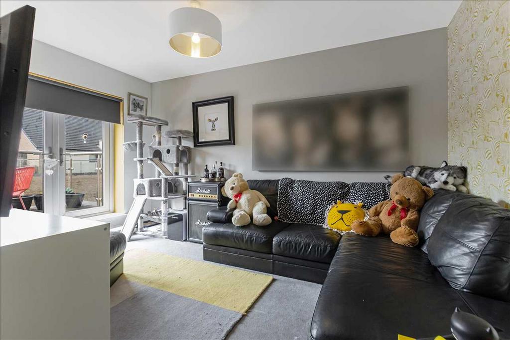 Family Room (2)