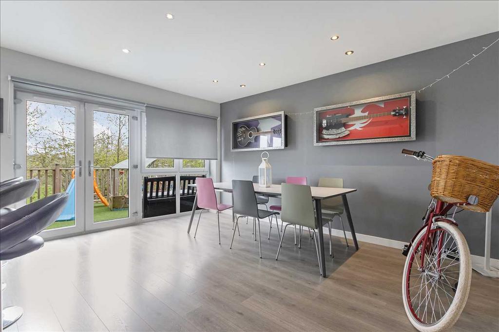 Kitchen/Dining