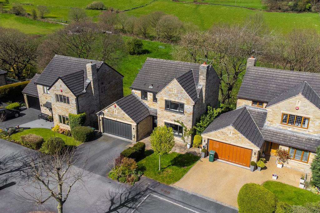 Harefield Park, Birkby, HD2 5 bed detached house £550,000