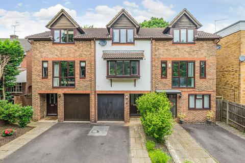Woodcroft Court, 1b Knowle Gardens, West Byfleet, KT14 6EL