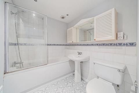 Woodcroft Court, 1b Knowle Gardens, West Byfleet, KT14 6EL