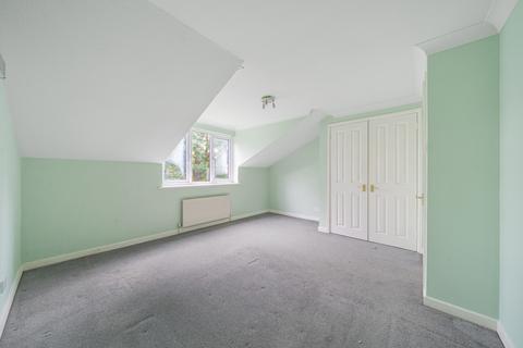 Woodcroft Court, 1b Knowle Gardens, West Byfleet, KT14 6EL