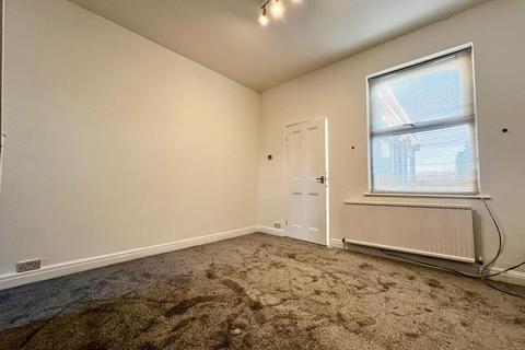 2 bedroom terraced house to rent, Queensgate, Beverley, East Riding of Yorkshire, UK, HU17