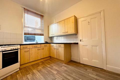 2 bedroom terraced house to rent, Queensgate, Beverley, East Riding of Yorkshire, UK, HU17