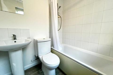 2 bedroom terraced house to rent, Queensgate, Beverley, East Riding of Yorkshire, UK, HU17