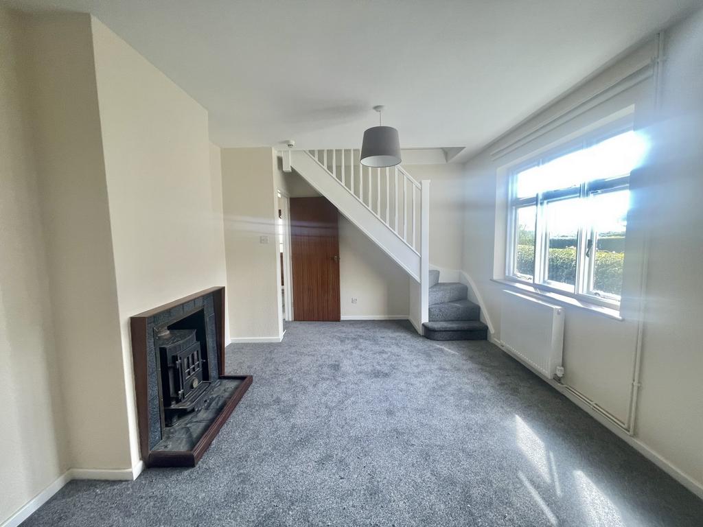 Weald Bridge Road, North Weald, CM16 3 bed bungalow £2,000 pcm (£462 pw)