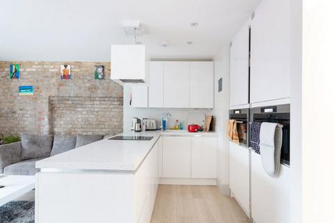 1 bedroom apartment to rent, Tower Bridge Road, London, SE1