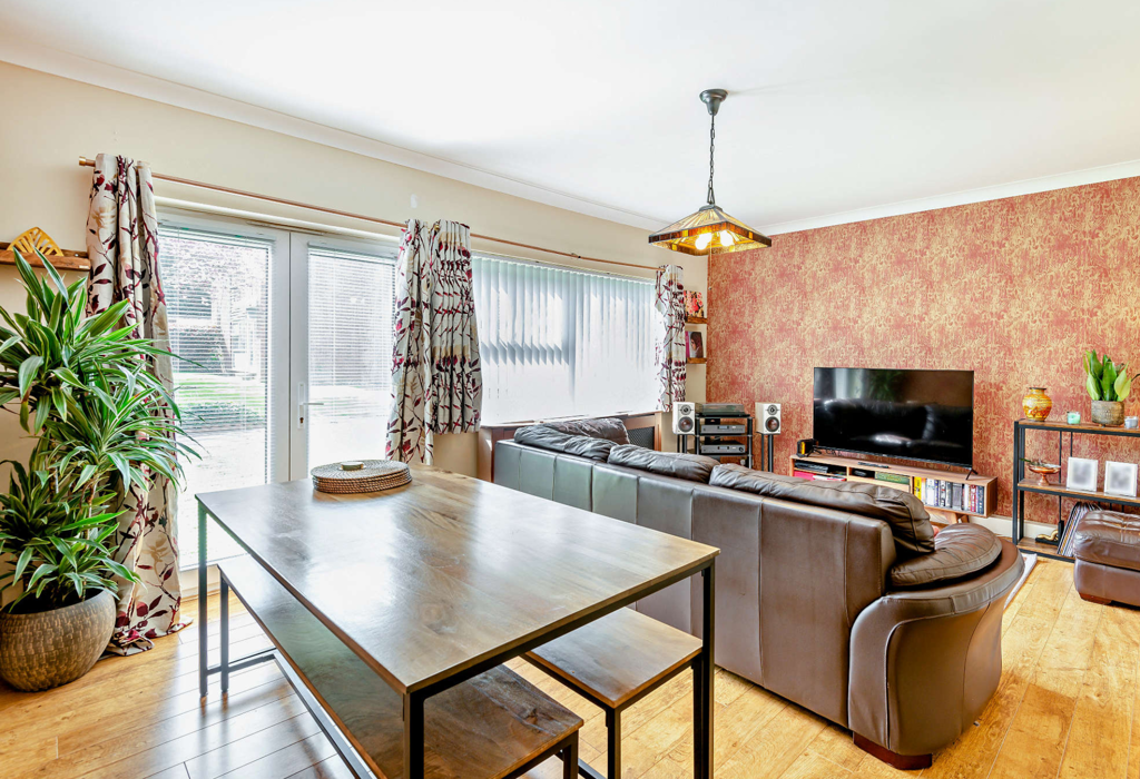 Ardleigh Court, Hutton Road, Shenfield, Brentwood 2 bed flat for sale