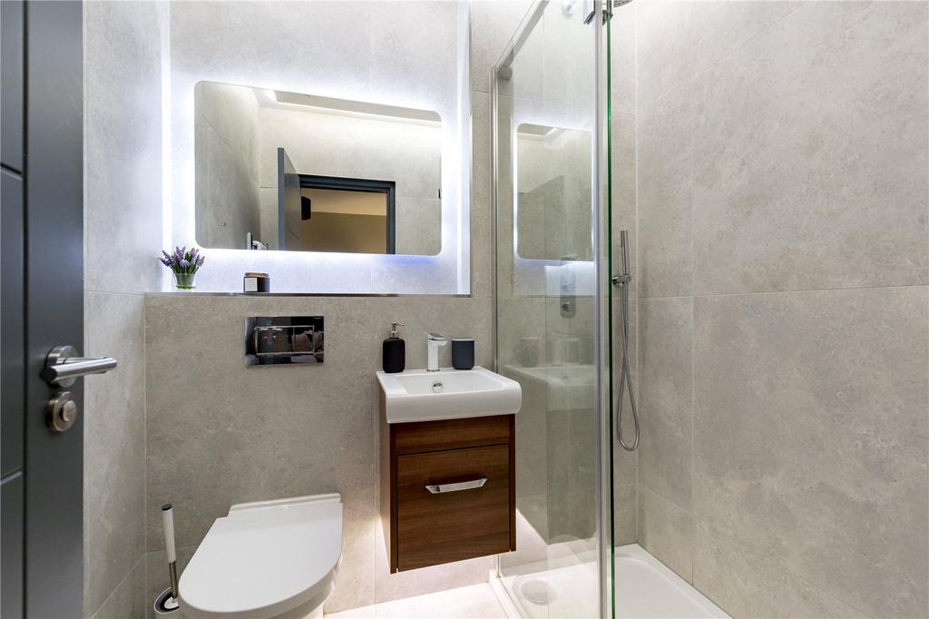 En Suite Shower Room