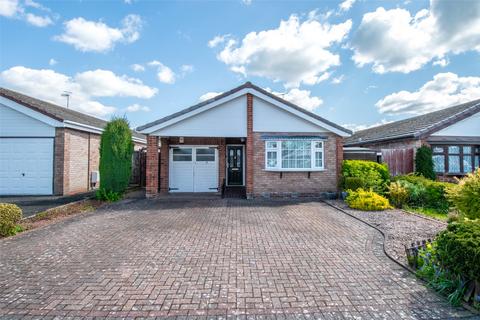 3 bedroom bungalow for sale - Cloverdale, Stoke Prior, Bromsgrove, Worcestershire, B60