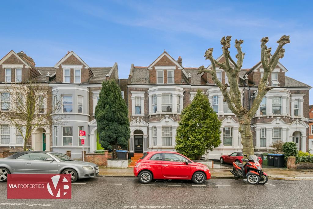 Buckley Road, London NW6 1 bed flat £500,000