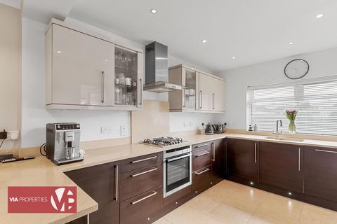 14 Gibbs Close, Cheshunt, Waltham Cross, EN8 9RX
