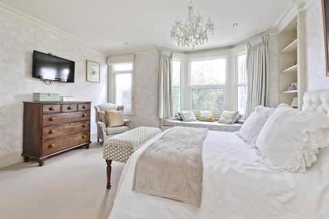 3 bedroom detached house to rent, Kingwood Road, London, SW6