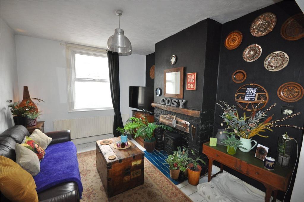 King William Street, Swindon, Wiltshire, SN1 3 bed terraced house for