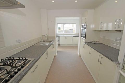 47 Badlesmere Road, Eastbourne, BN22 8TW